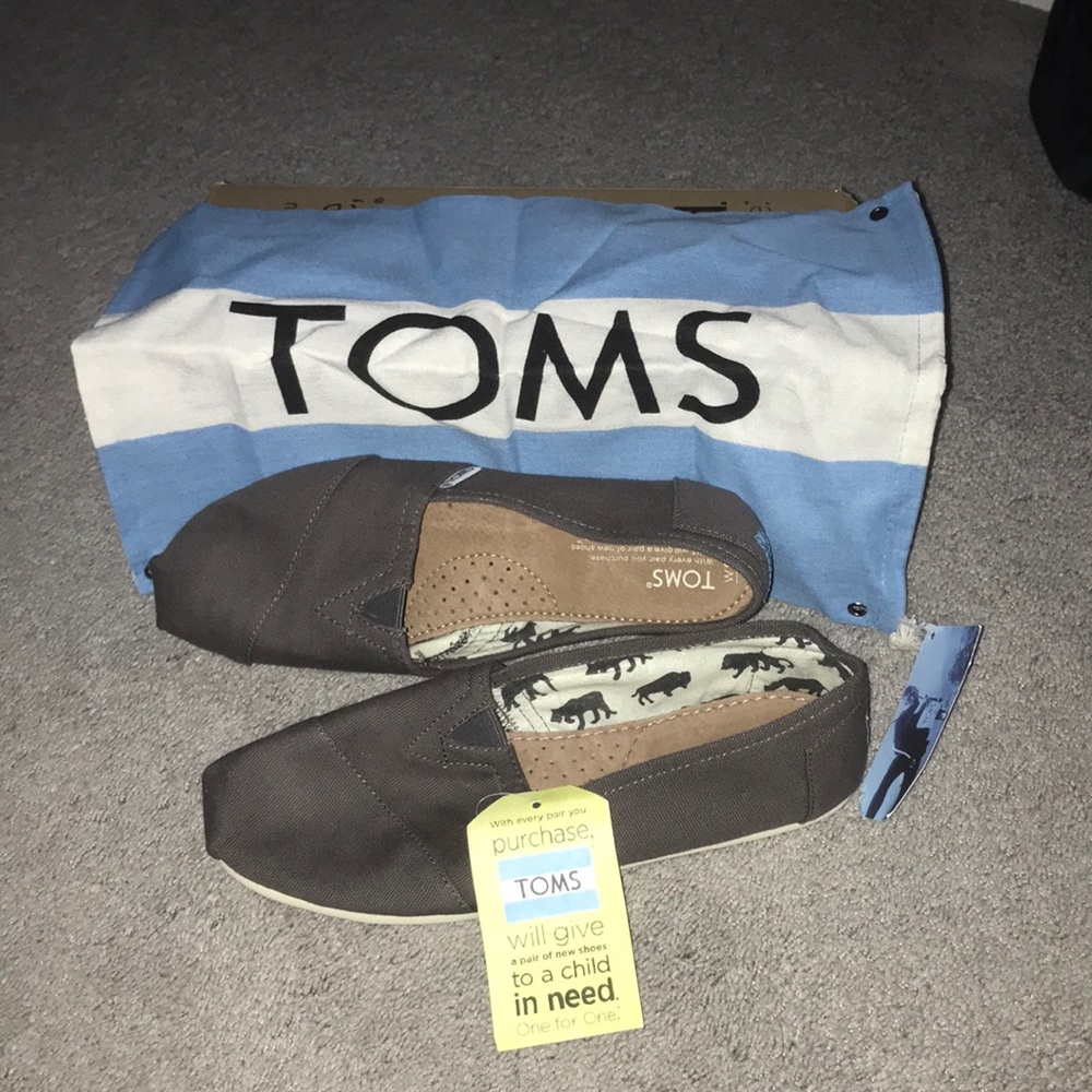 Toms Shoes size 9.5